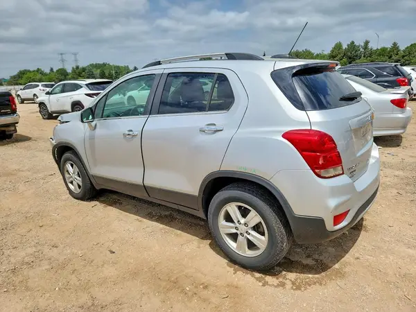 KL7CJPSB9JB580255 2018 CHEVROLET TRAX - Image 2