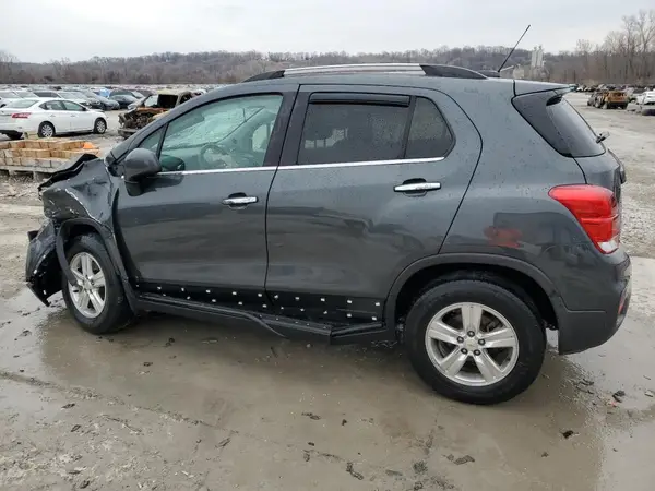 KL7CJPSB9JB593717 2018 CHEVROLET TRAX - Image 2