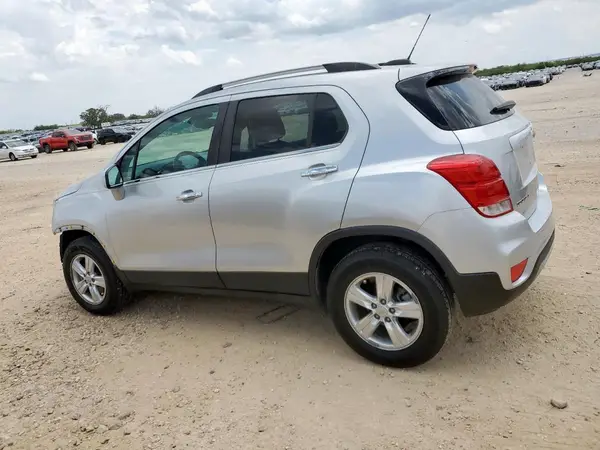 KL7CJPSB9JB599842 2018 CHEVROLET TRAX - Image 2