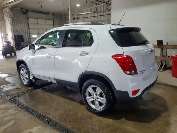 KL7CJPSB9JB600097 2018 CHEVROLET TRAX - Image 2