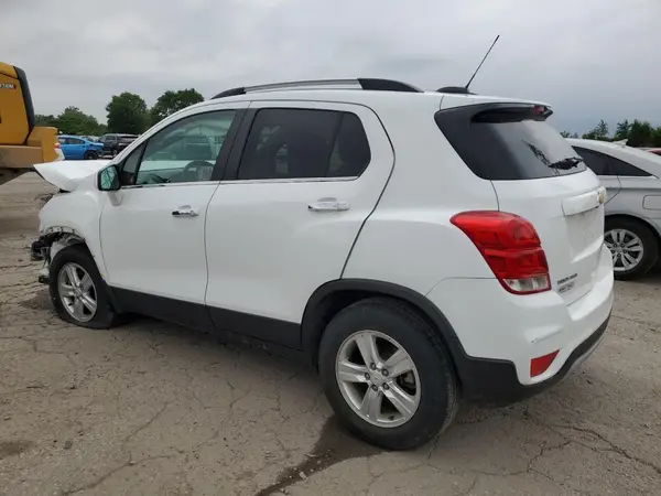 KL7CJPSB9JB602027 2018 CHEVROLET TRAX - Image 2