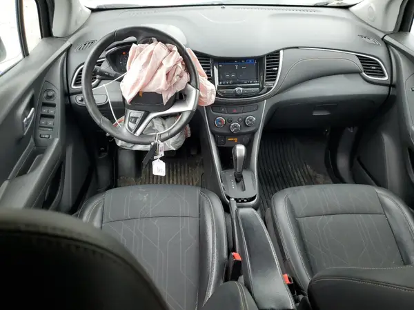 KL7CJPSB9JB602027 2018 CHEVROLET TRAX - Image 8