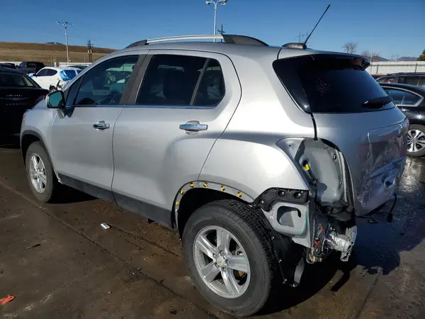 KL7CJPSB9JB606367 2018 CHEVROLET TRAX - Image 2