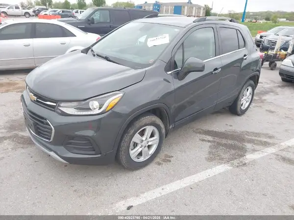 KL7CJPSB9JB616509 2018 CHEVROLET TRAX - Image 2