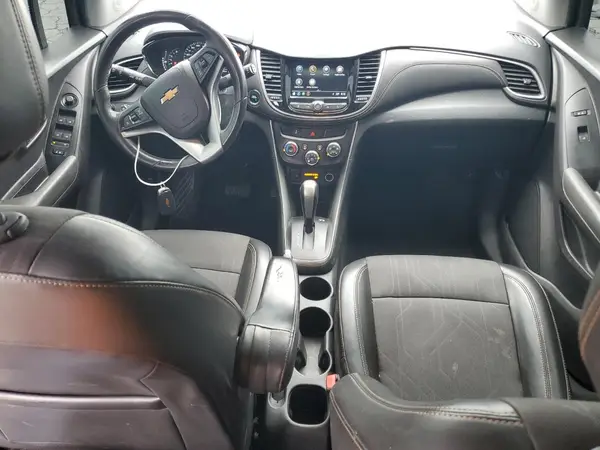 KL7CJPSB9JB651485 2018 CHEVROLET TRAX - Image 8