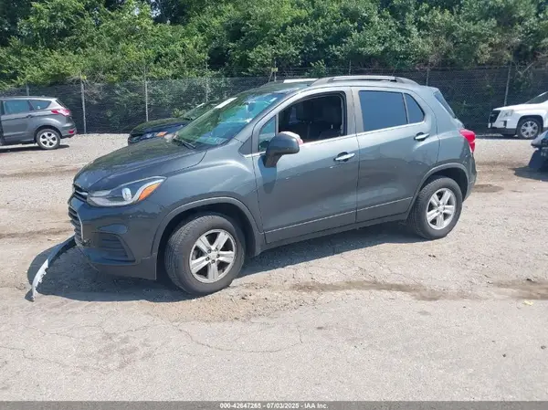 KL7CJPSB9JB667413 2018 CHEVROLET TRAX - Image 2
