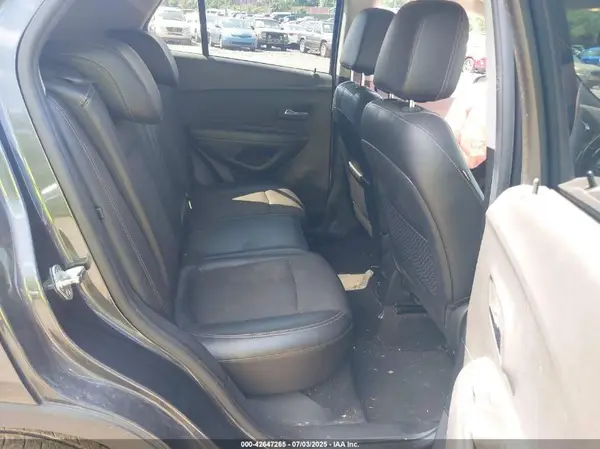 KL7CJPSB9JB667413 2018 CHEVROLET TRAX - Image 8