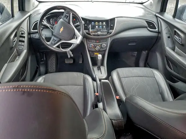 KL7CJPSB9JB673695 2018 CHEVROLET TRAX - Image 8