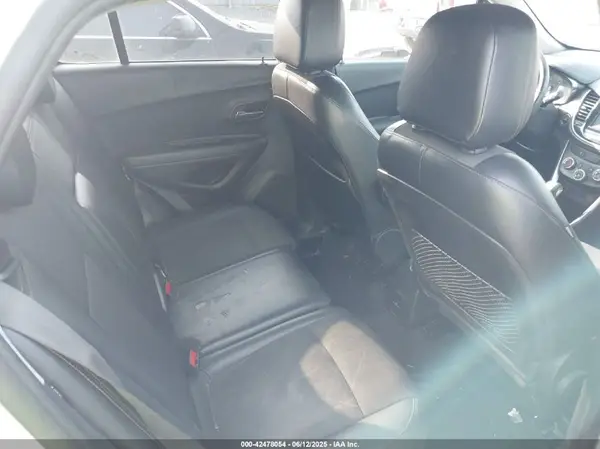 KL7CJPSB9JB685796 2018 CHEVROLET TRAX - Image 8