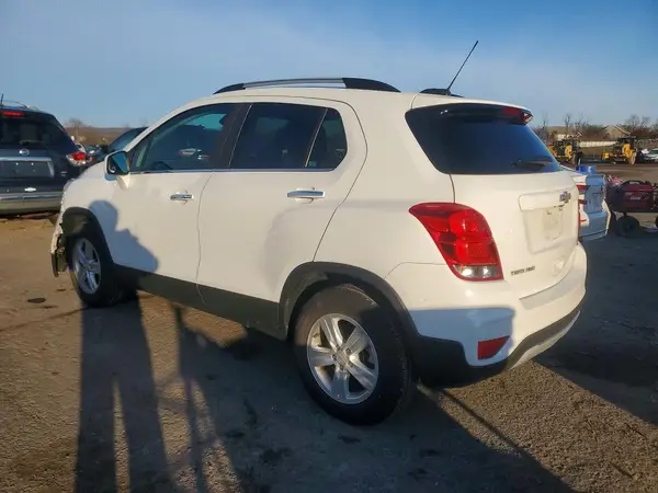 KL7CJPSB9JB711717 2018 CHEVROLET TRAX - Image 2