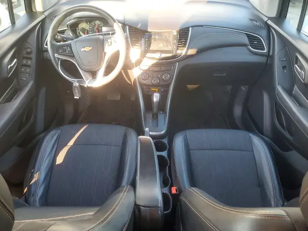 KL7CJPSB9JB711717 2018 CHEVROLET TRAX - Image 8