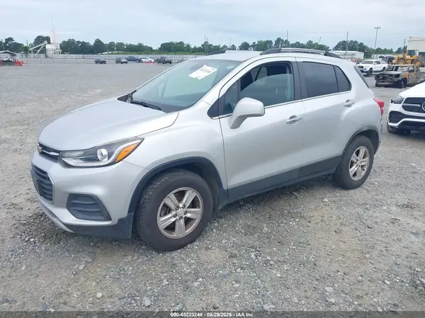 KL7CJPSB9JB711944 2018 CHEVROLET TRAX - Image 2