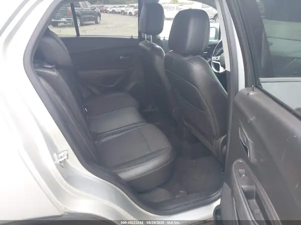 KL7CJPSB9JB711944 2018 CHEVROLET TRAX - Image 8
