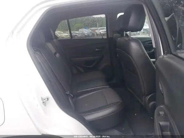 KL7CJPSB9JB713046 2018 CHEVROLET TRAX - Image 8