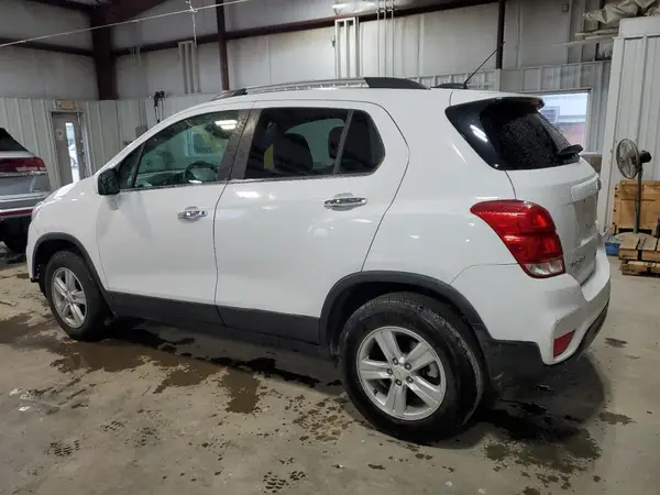 KL7CJPSB9JB713595 2018 CHEVROLET TRAX - Image 2
