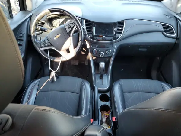 KL7CJPSB9JB723365 2018 CHEVROLET TRAX - Image 8