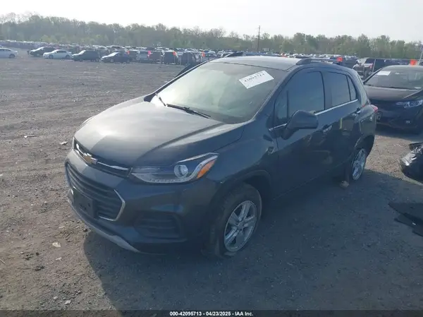 KL7CJPSB9JB727299 2018 CHEVROLET TRAX - Image 2