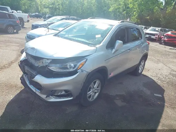 KL7CJPSB9JB730137 2018 CHEVROLET TRAX - Image 2