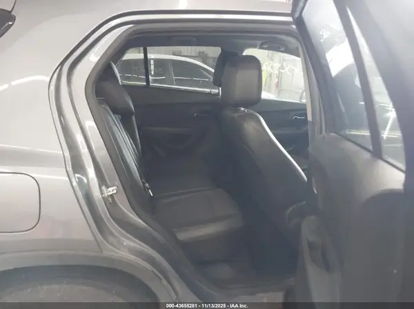 KL7CJPSB9KB746436 2019 CHEVROLET TRAX - Image 8