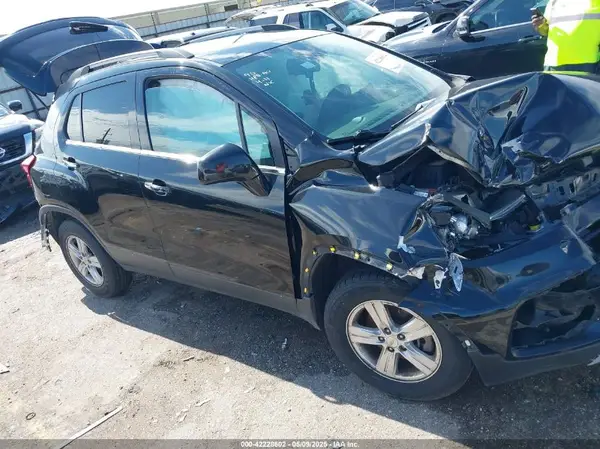 KL7CJPSB9KB823757 2019 CHEVROLET TRAX - Image 1