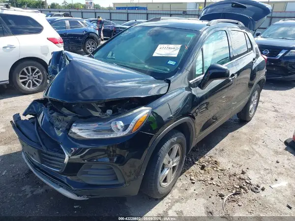 KL7CJPSB9KB823757 2019 CHEVROLET TRAX - Image 2