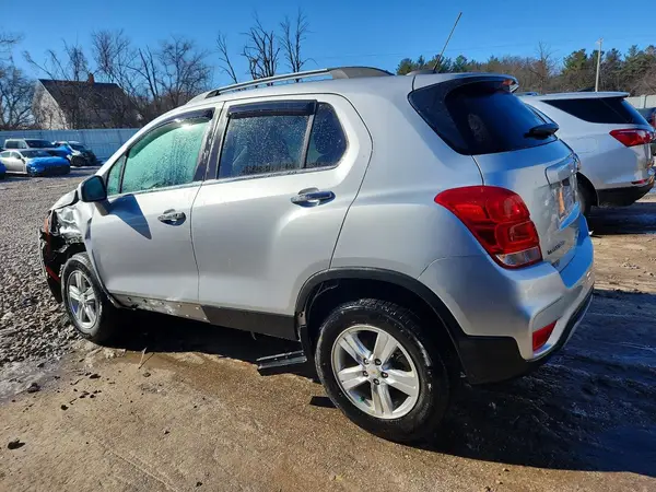 KL7CJPSB9KB828022 2019 CHEVROLET TRAX - Image 2
