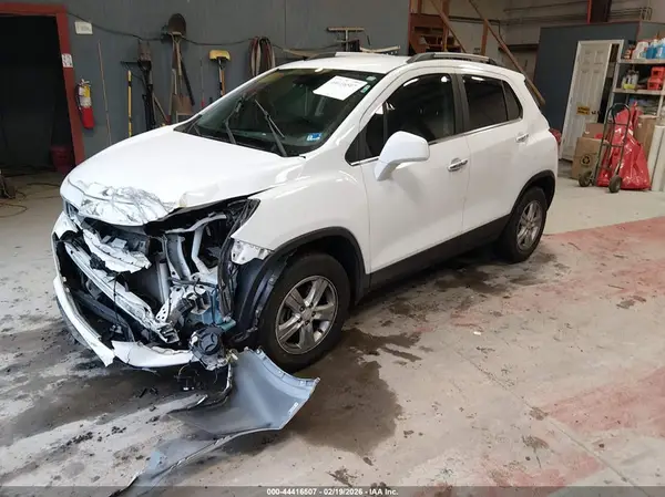 KL7CJPSB9LB001977 2020 CHEVROLET TRAX - Image 2