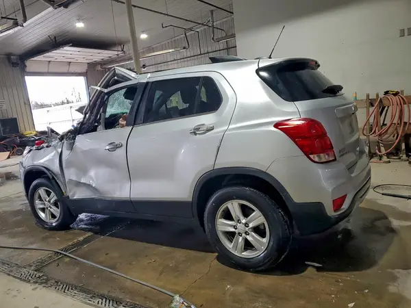 KL7CJPSB9LB004457 2020 CHEVROLET TRAX - Image 2