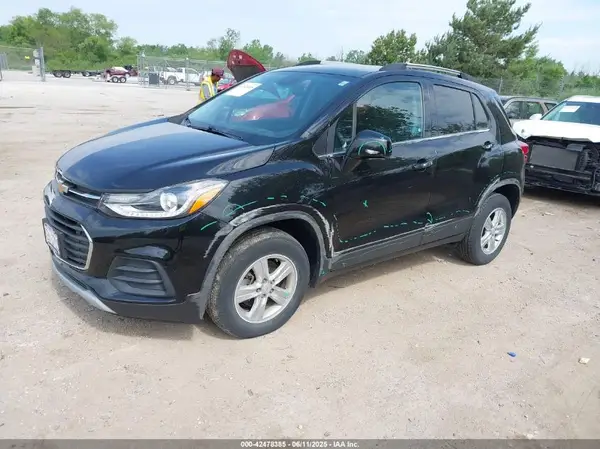 KL7CJPSB9LB011487 2020 CHEVROLET TRAX - Image 2