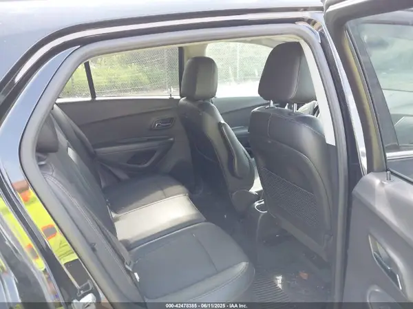 KL7CJPSB9LB011487 2020 CHEVROLET TRAX - Image 8