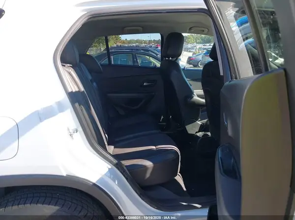 KL7CJPSB9LB025602 2020 CHEVROLET TRAX - Image 8
