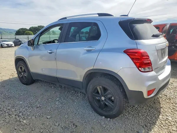 KL7CJPSB9LB026331 2020 CHEVROLET TRAX - Image 2