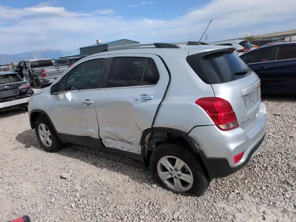 KL7CJPSB9LB038110 2020 CHEVROLET TRAX - Image 2