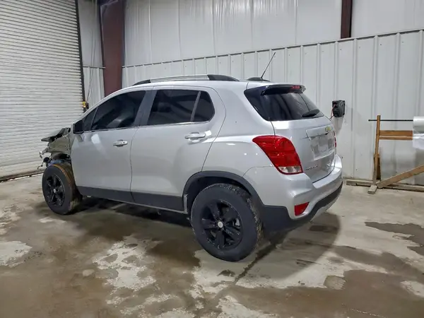 KL7CJPSB9LB319615 2020 CHEVROLET TRAX - Image 2