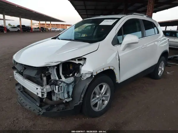 KL7CJPSB9LB325785 2020 CHEVROLET TRAX - Image 2