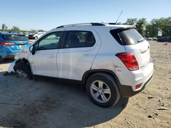KL7CJPSB9MB319440 2021 CHEVROLET TRAX - Image 2