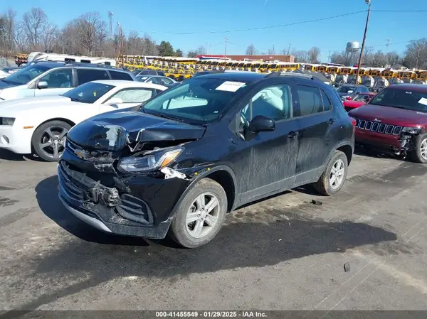 KL7CJPSB9MB332768 2021 CHEVROLET TRAX - Image 2