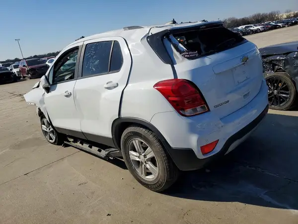 KL7CJPSB9MB340501 2021 CHEVROLET TRAX - Image 2