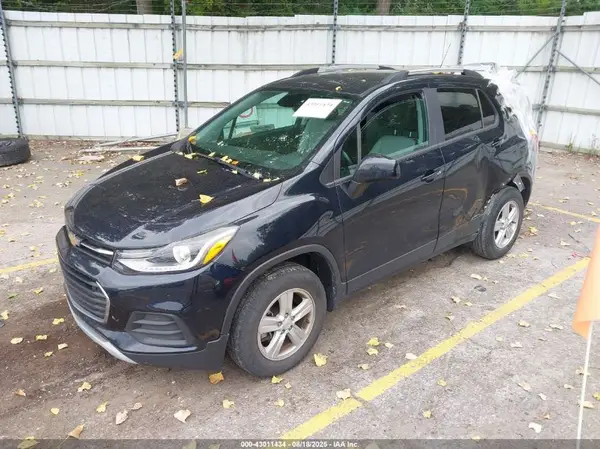 KL7CJPSB9MB349490 2021 CHEVROLET TRAX - Image 2