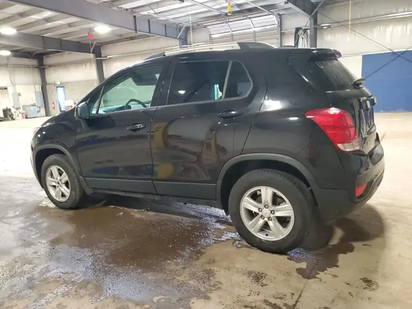 KL7CJPSB9MB350087 2021 CHEVROLET TRAX - Image 2