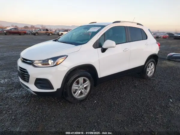 KL7CJPSB9MB353491 2021 CHEVROLET TRAX - Image 2