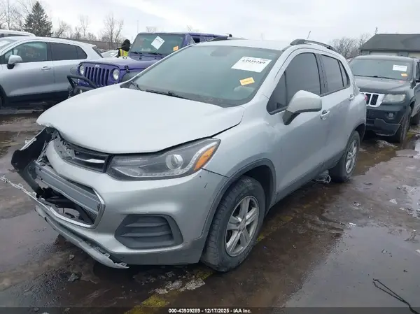 KL7CJPSB9MB354124 2021 CHEVROLET TRAX - Image 2