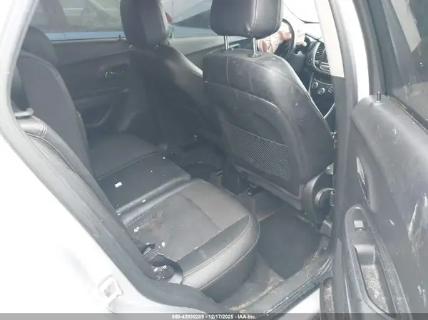 KL7CJPSB9MB354124 2021 CHEVROLET TRAX - Image 8
