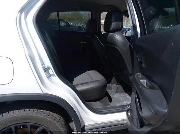 KL7CJPSB9MB356780 2021 CHEVROLET TRAX - Image 8