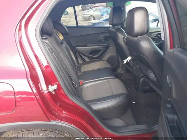 KL7CJPSB9MB357668 2021 CHEVROLET TRAX - Image 8