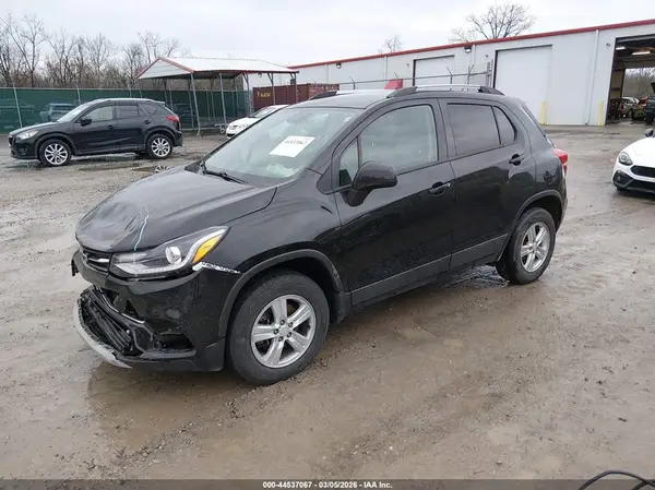 KL7CJPSB9MB359002 2021 CHEVROLET TRAX - Image 2