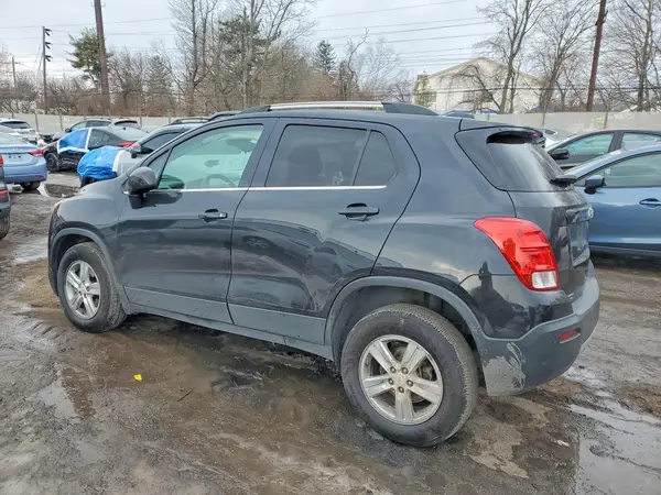KL7CJPSBXGB541327 2016 CHEVROLET TRAX - Image 2