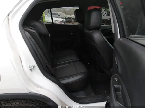 KL7CJPSBXGB679773 2016 CHEVROLET TRAX - Image 8