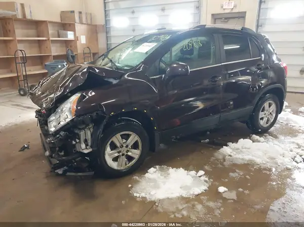 KL7CJPSBXGB755282 2016 CHEVROLET TRAX - Image 2