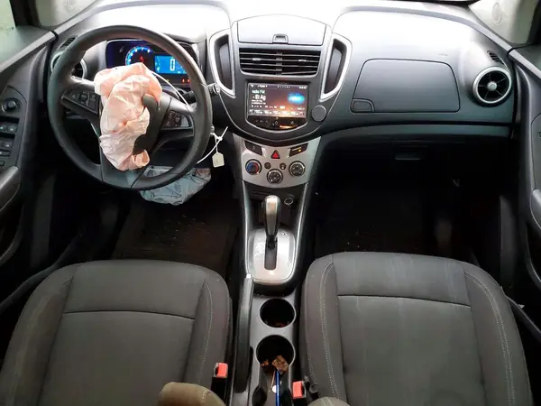 KL7CJPSBXGB755573 2016 CHEVROLET TRAX - Image 8